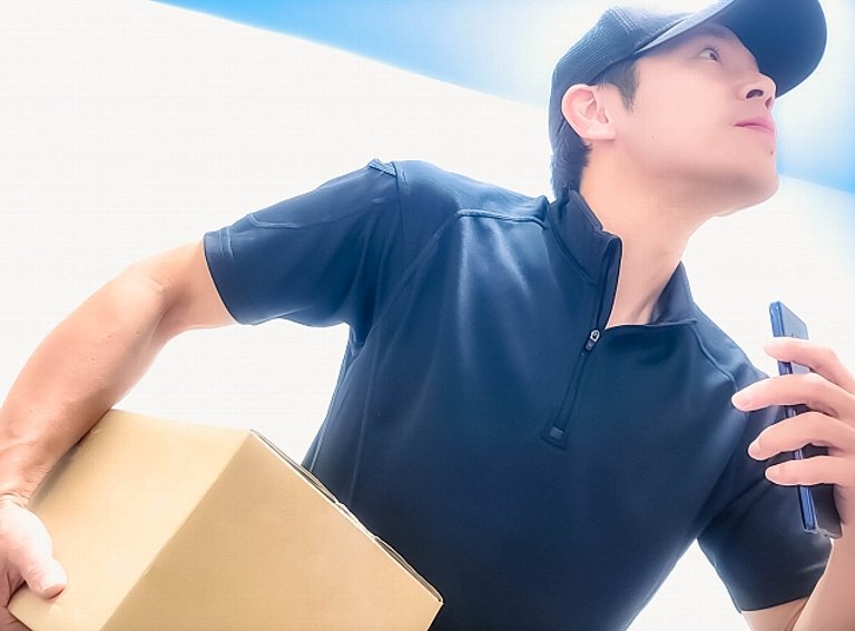 ロケットナウ 配達員 給料