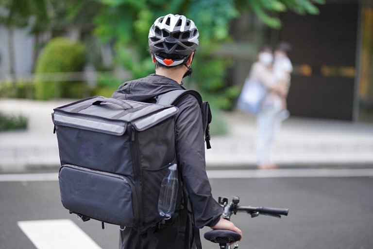 ロケットナウ 配達員